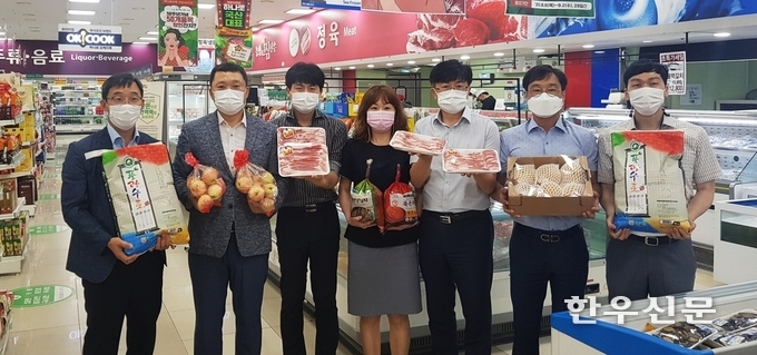 농협 전남지역본부는 착한소비로 농업인에게 희망을 주는 농식품 소비촉진 캠페인을 전개하고 있다.