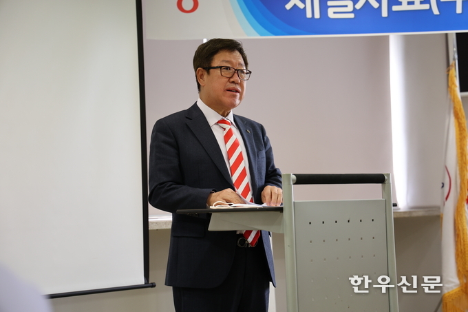 천하제일사료는 지난 1일 대전 본사에서 권천년 신임 대표이사를 맞아 취임식을 개최했다.