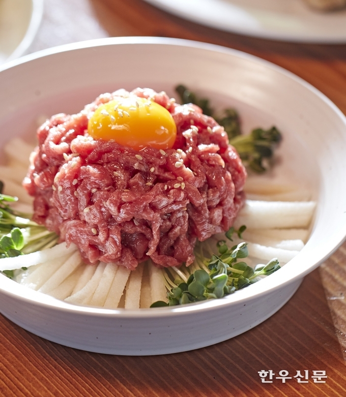 한우육회 사진