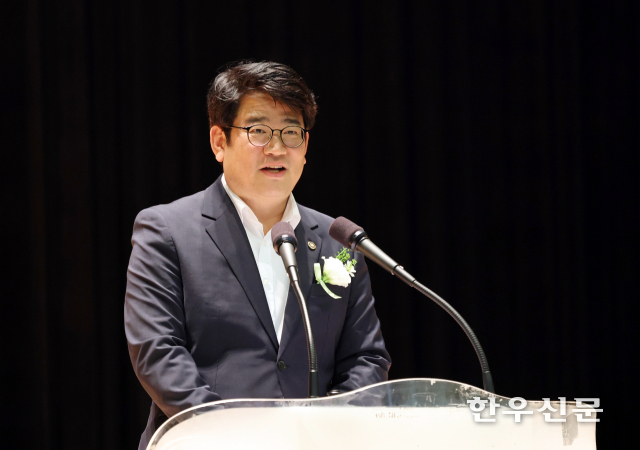 권재한 농진청장이 축사를 하고 있다.