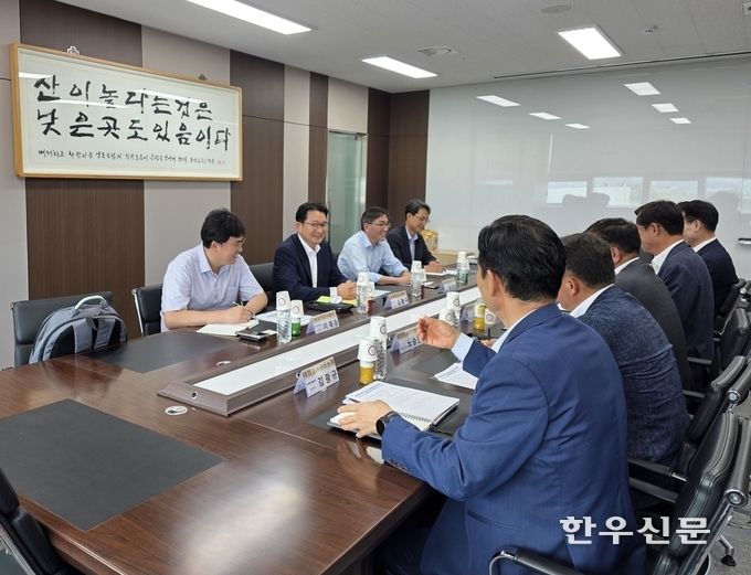 농식품부는 김종구 식량정책실장이 지난 3일 충남 천안 대전충남양돈농협 포크빌 축산물공판장을 찾아 여름철 축산물 수급 상황을 점검했다.
